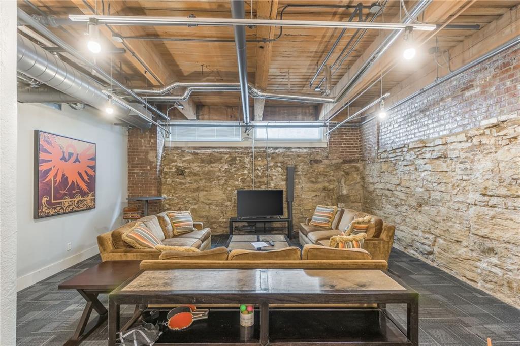 715 May Street Unit: 328