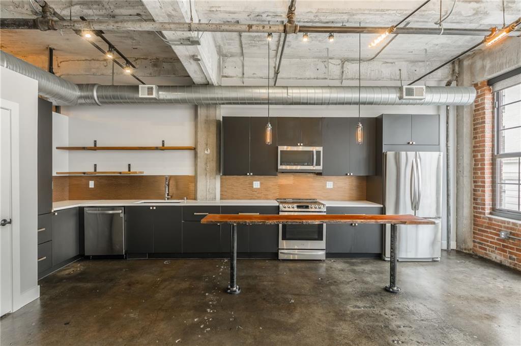 715 May Street Unit: 328