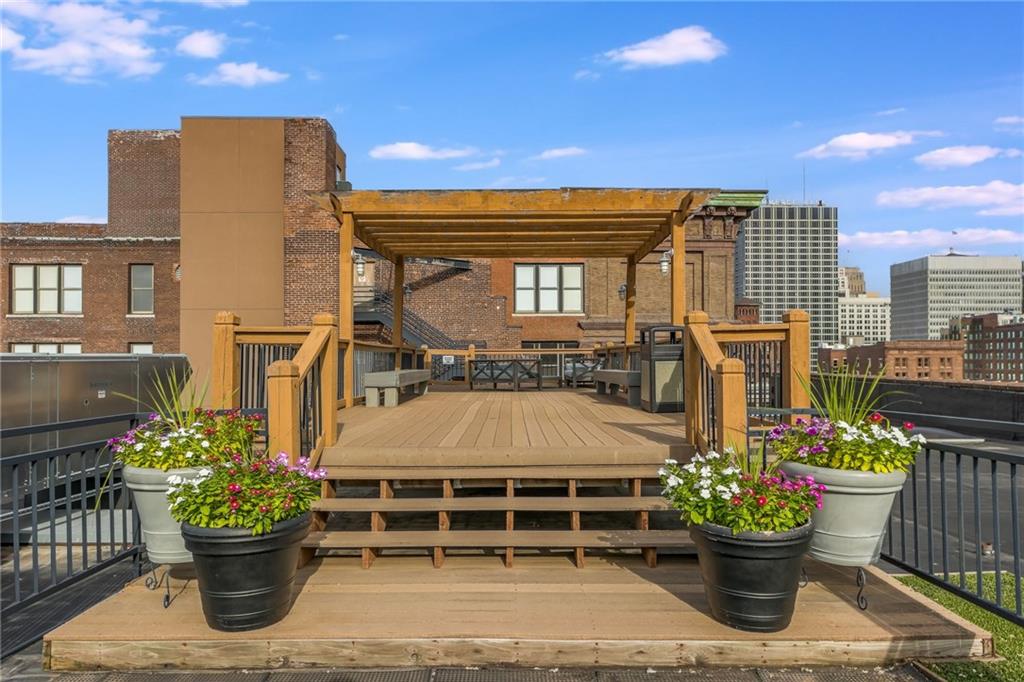 715 May Street Unit: 328