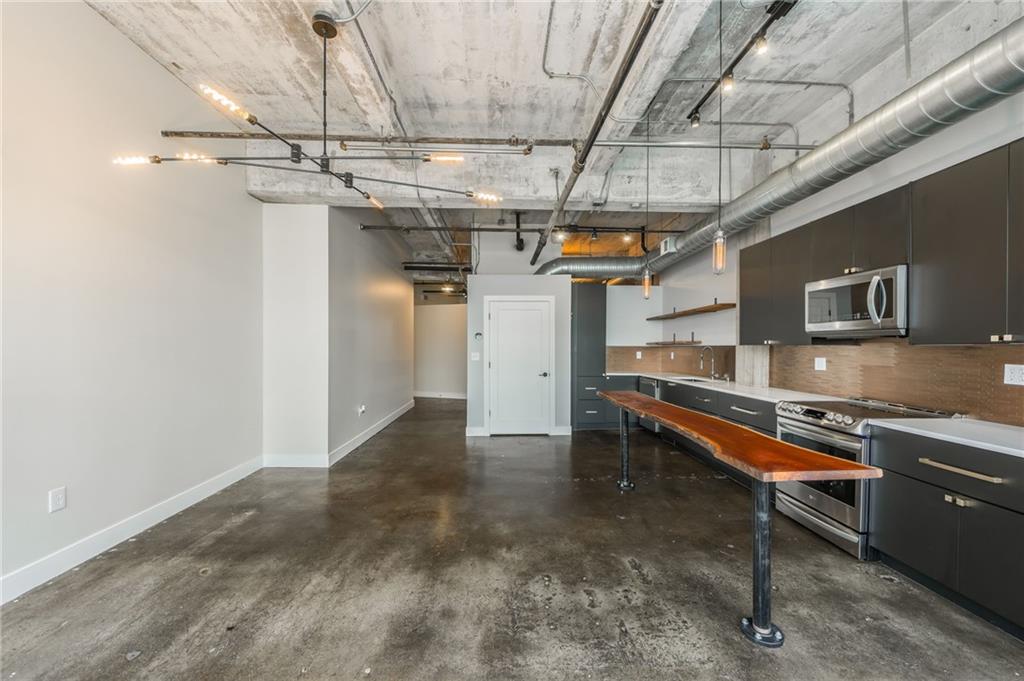 715 May Street Unit: 328