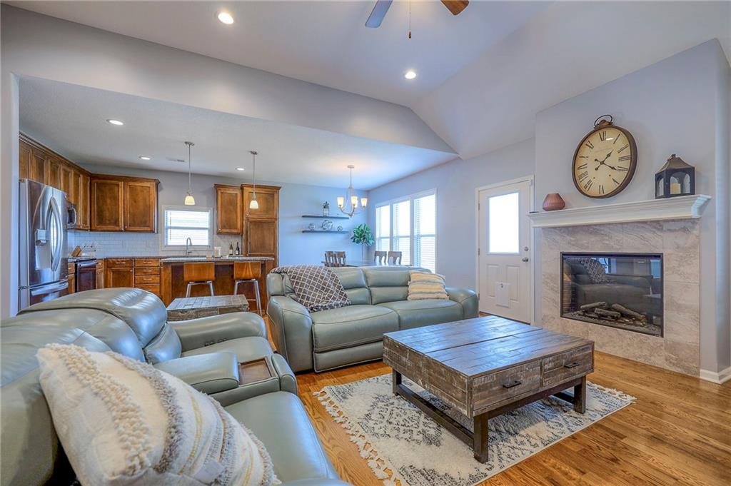 647 SW Crestview Drive