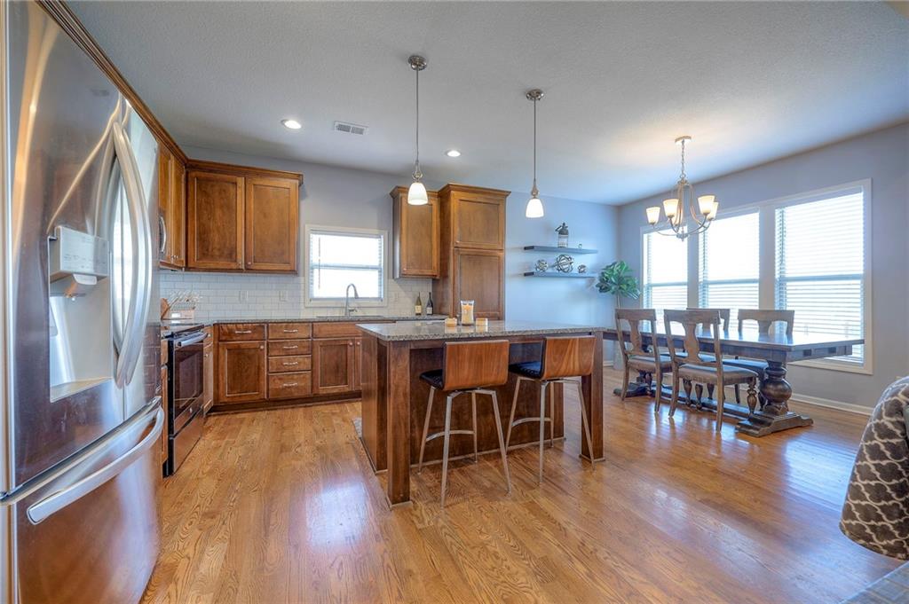 647 SW Crestview Drive