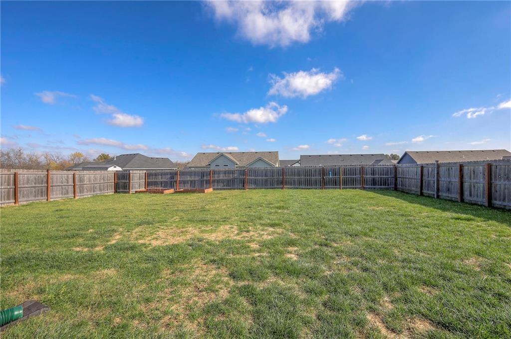 647 SW Crestview Drive
