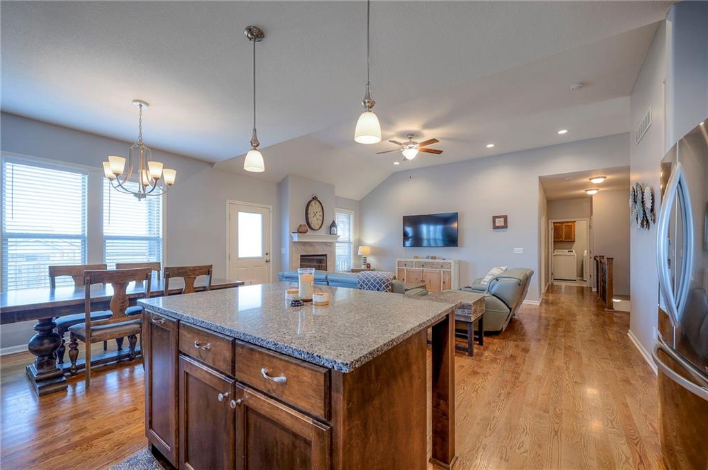 647 SW Crestview Drive