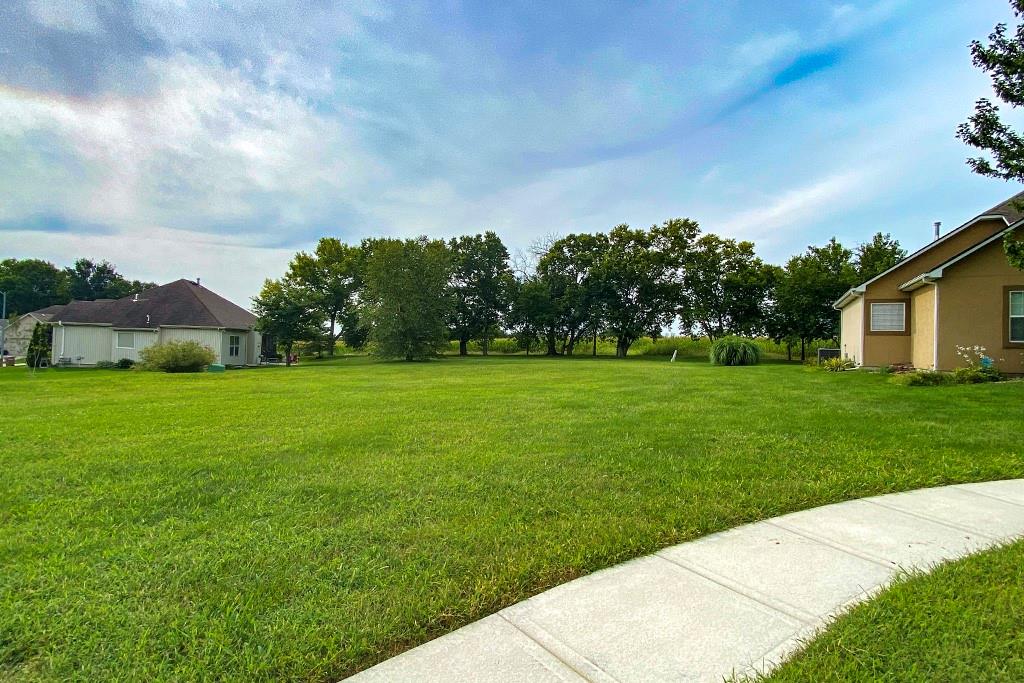 303 Crestview Court