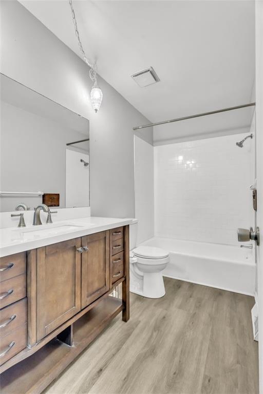 1110 Canterbury Lane