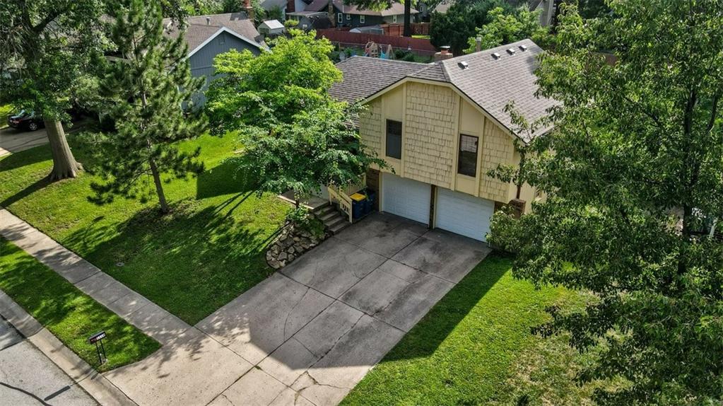 1110 Canterbury Lane