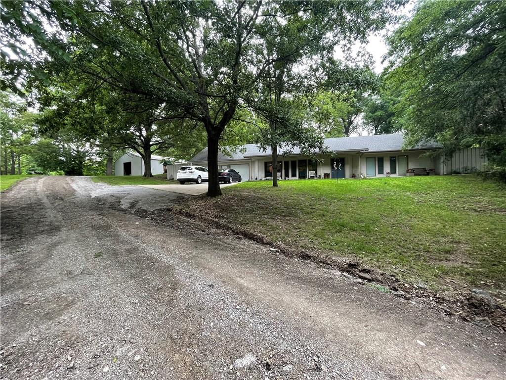 3724 N Perrin Road