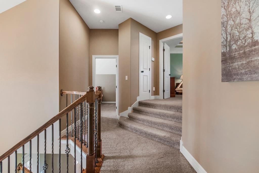 112 NW Whitman Drive