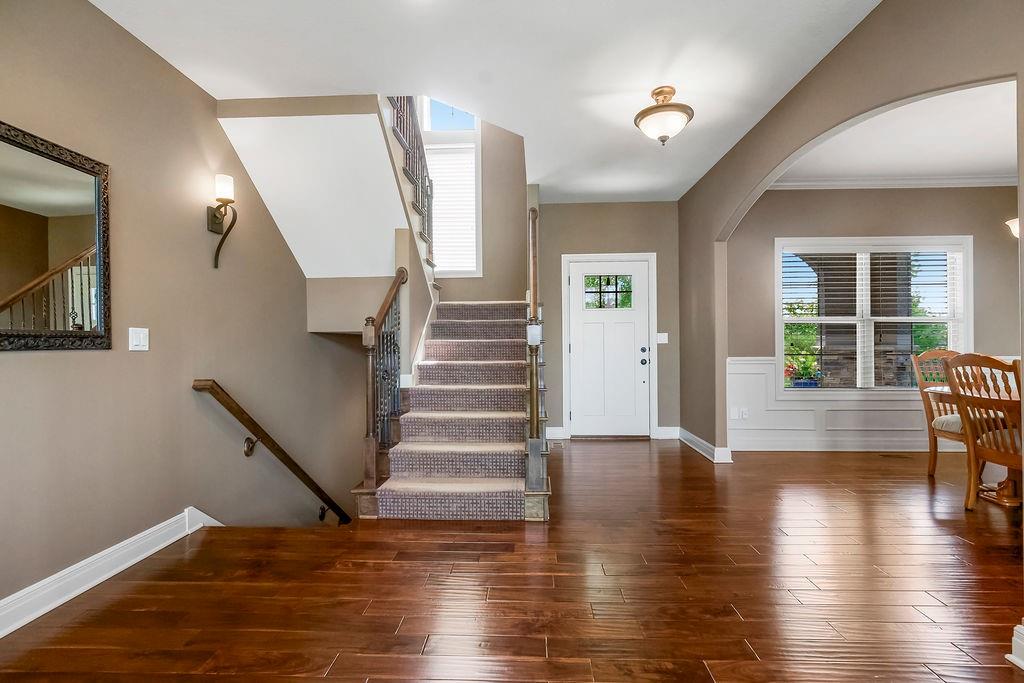 112 NW Whitman Drive