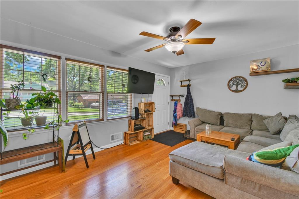 11312 E 48th Terrace