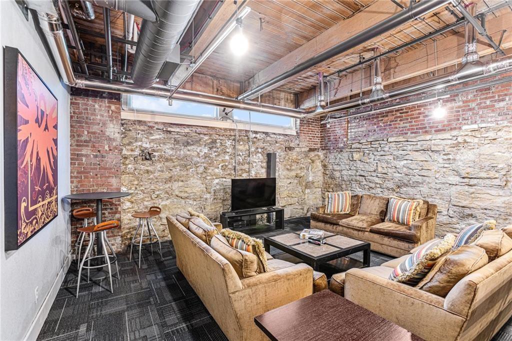 308 W 8th Street Unit: 712