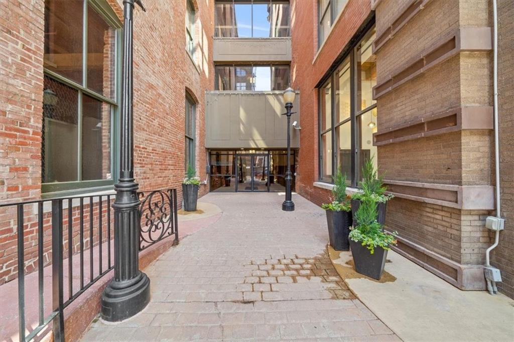 308 W 8th Street Unit: 712