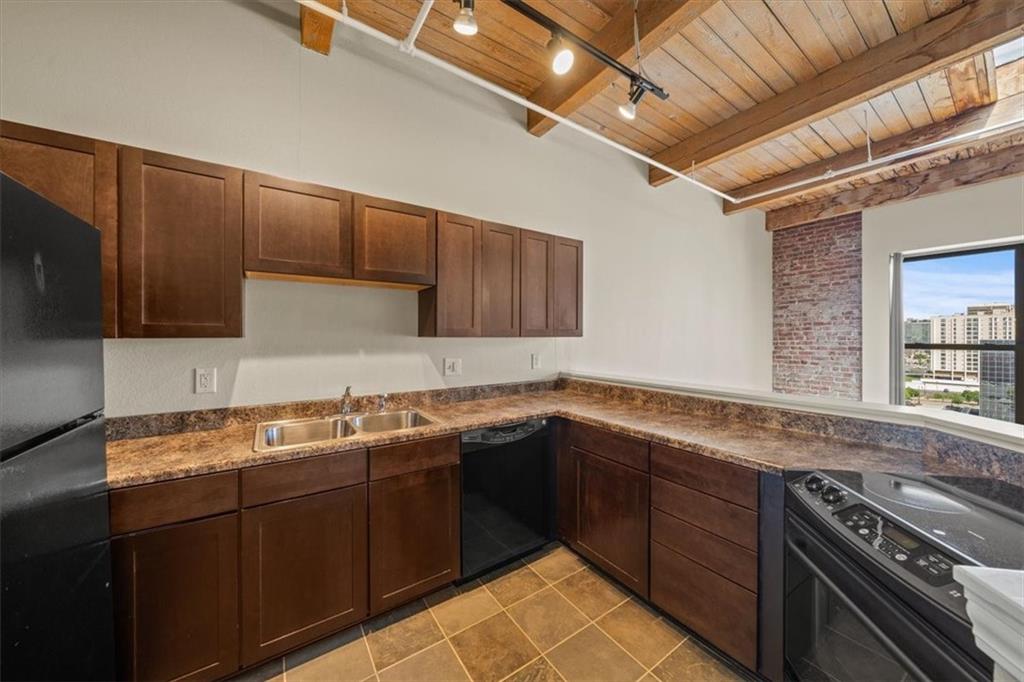 308 W 8th Street Unit: 712
