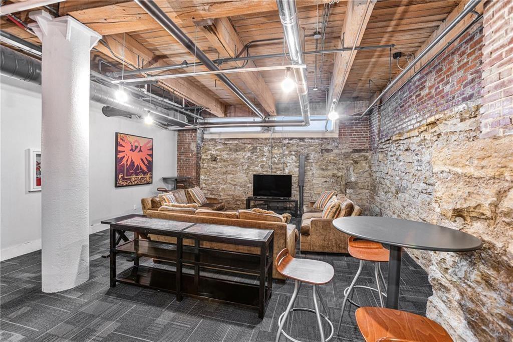 308 W 8th Street Unit: 712
