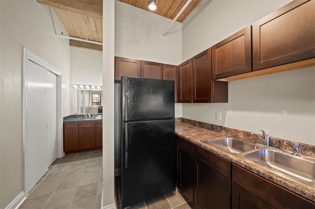 308 W 8th Street Unit: 712
