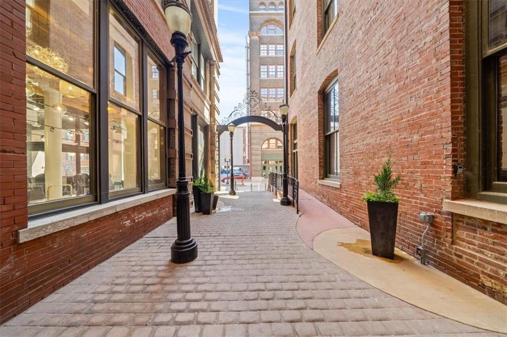 308 W 8th Street Unit: 712