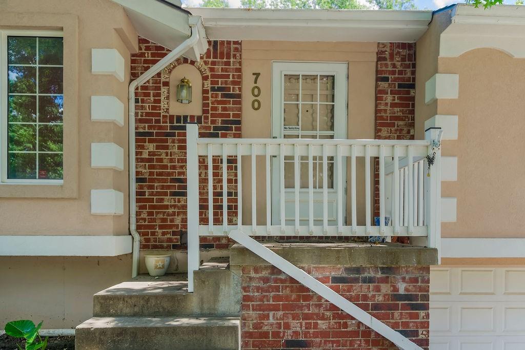 700 NW Canterbury Road