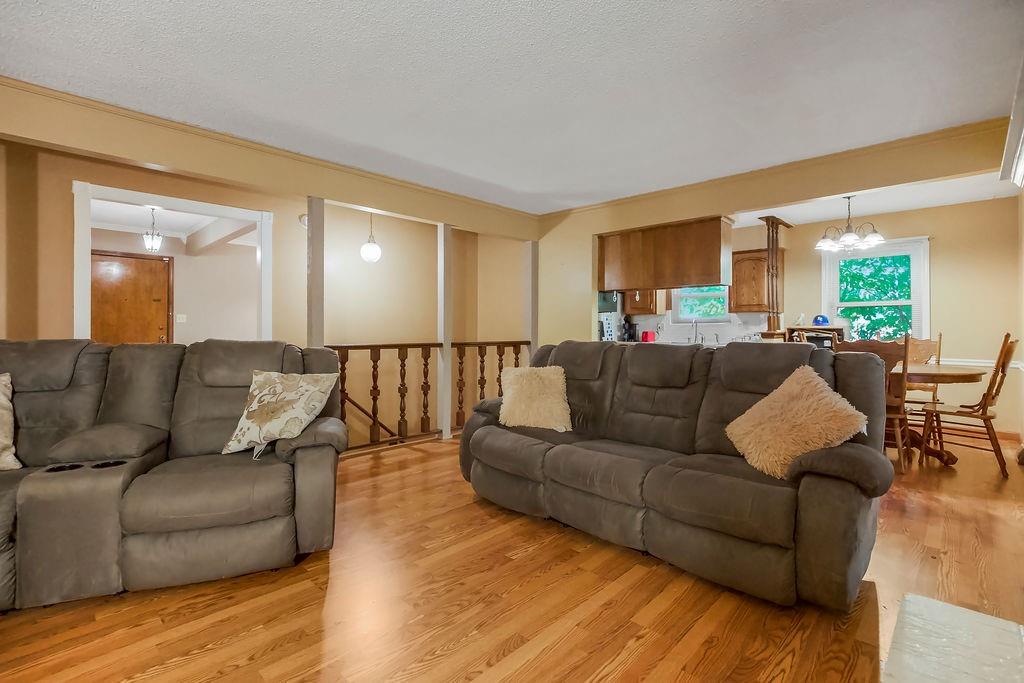 700 NW Canterbury Road