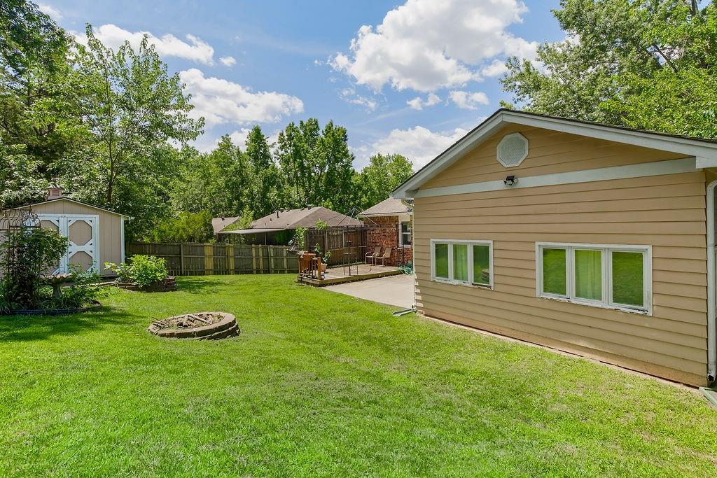 700 NW Canterbury Road