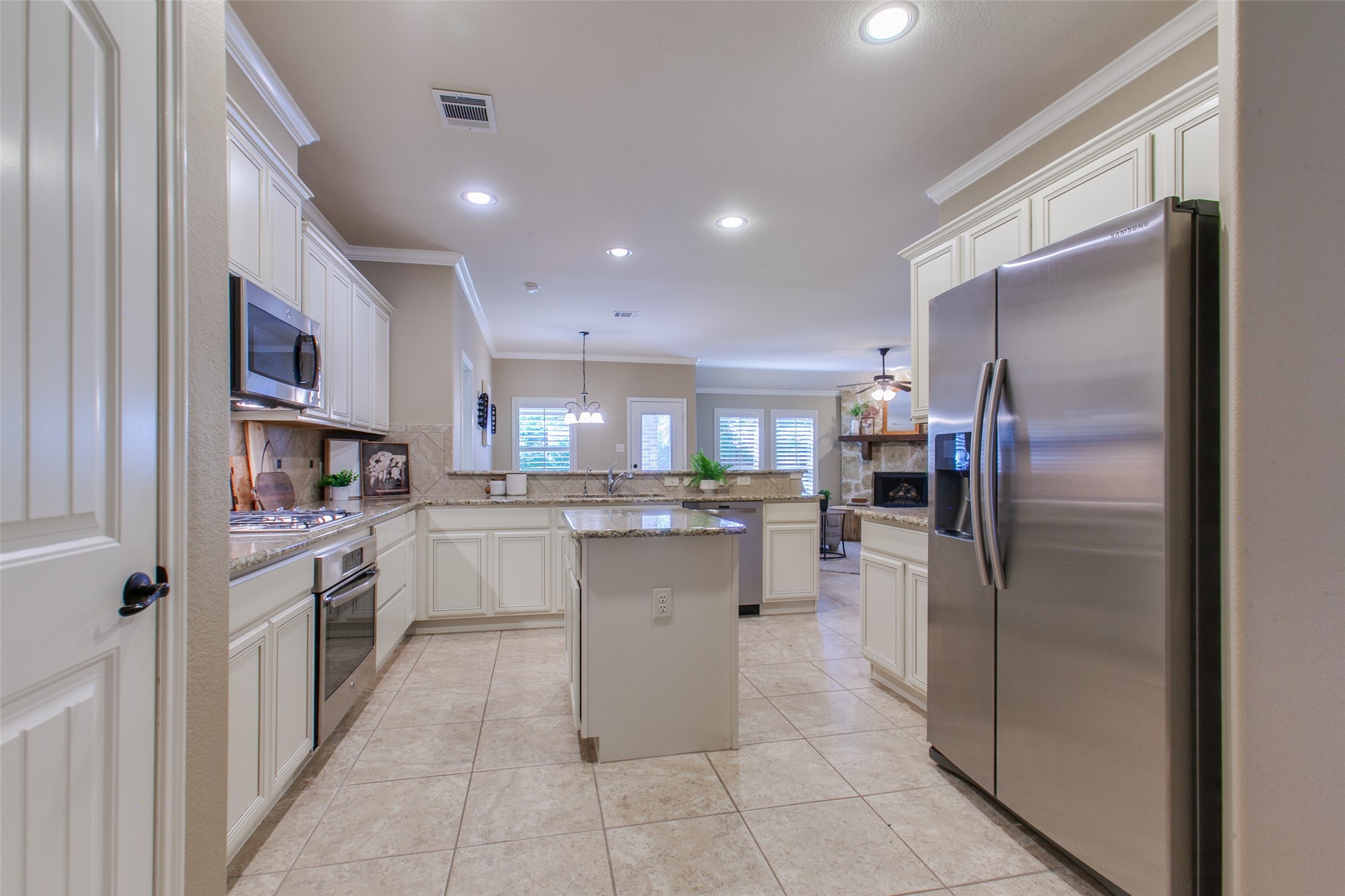 10121 Horseshoe Lane