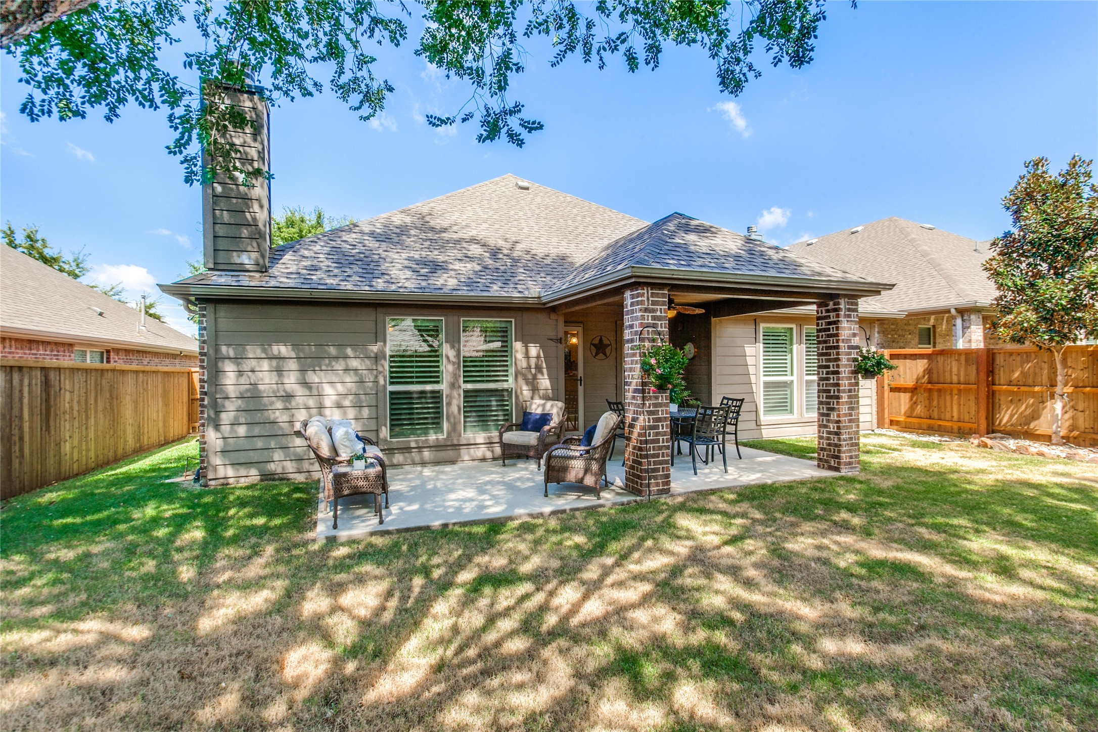 10121 Horseshoe Lane