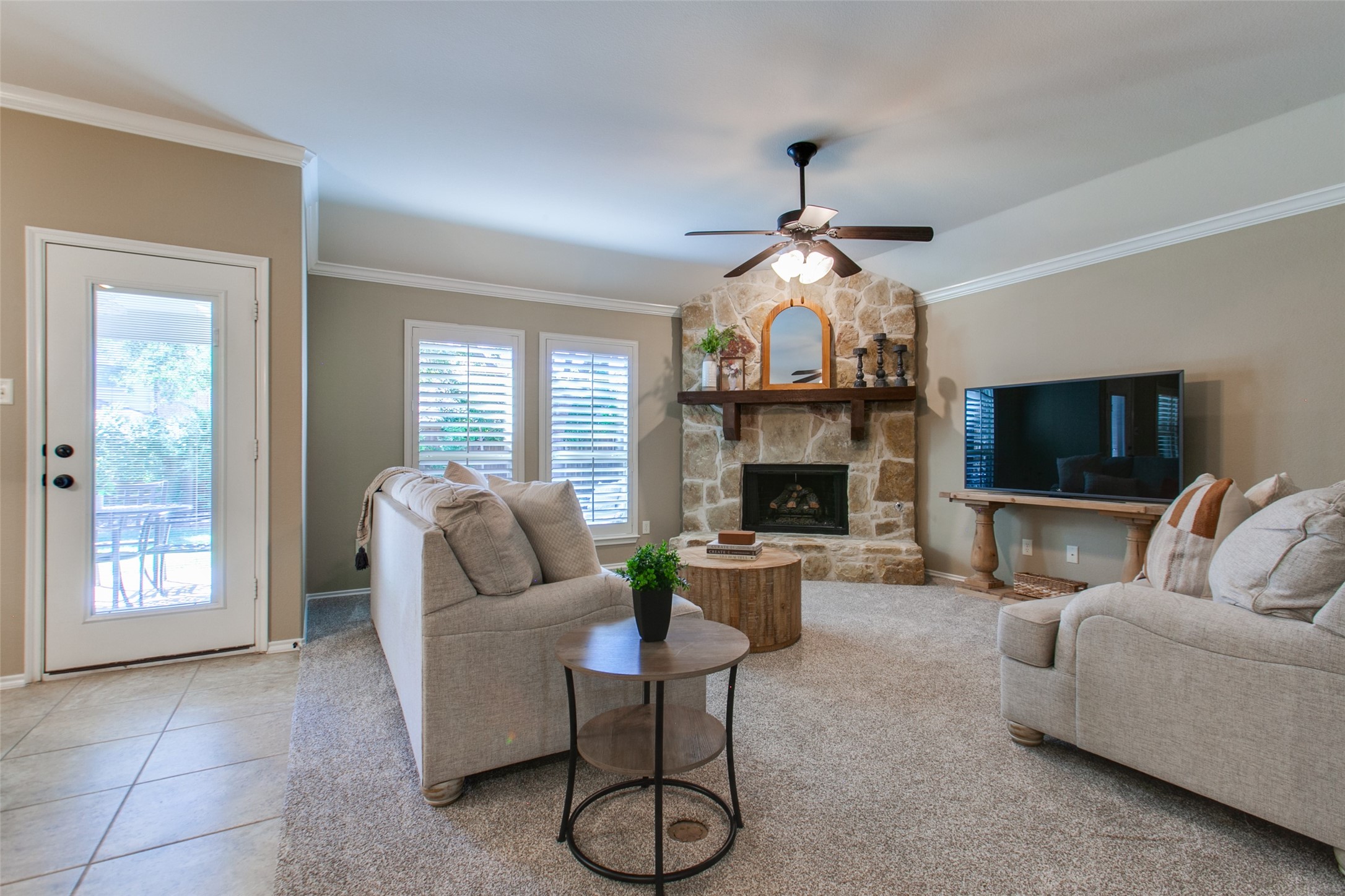 10121 Horseshoe Lane