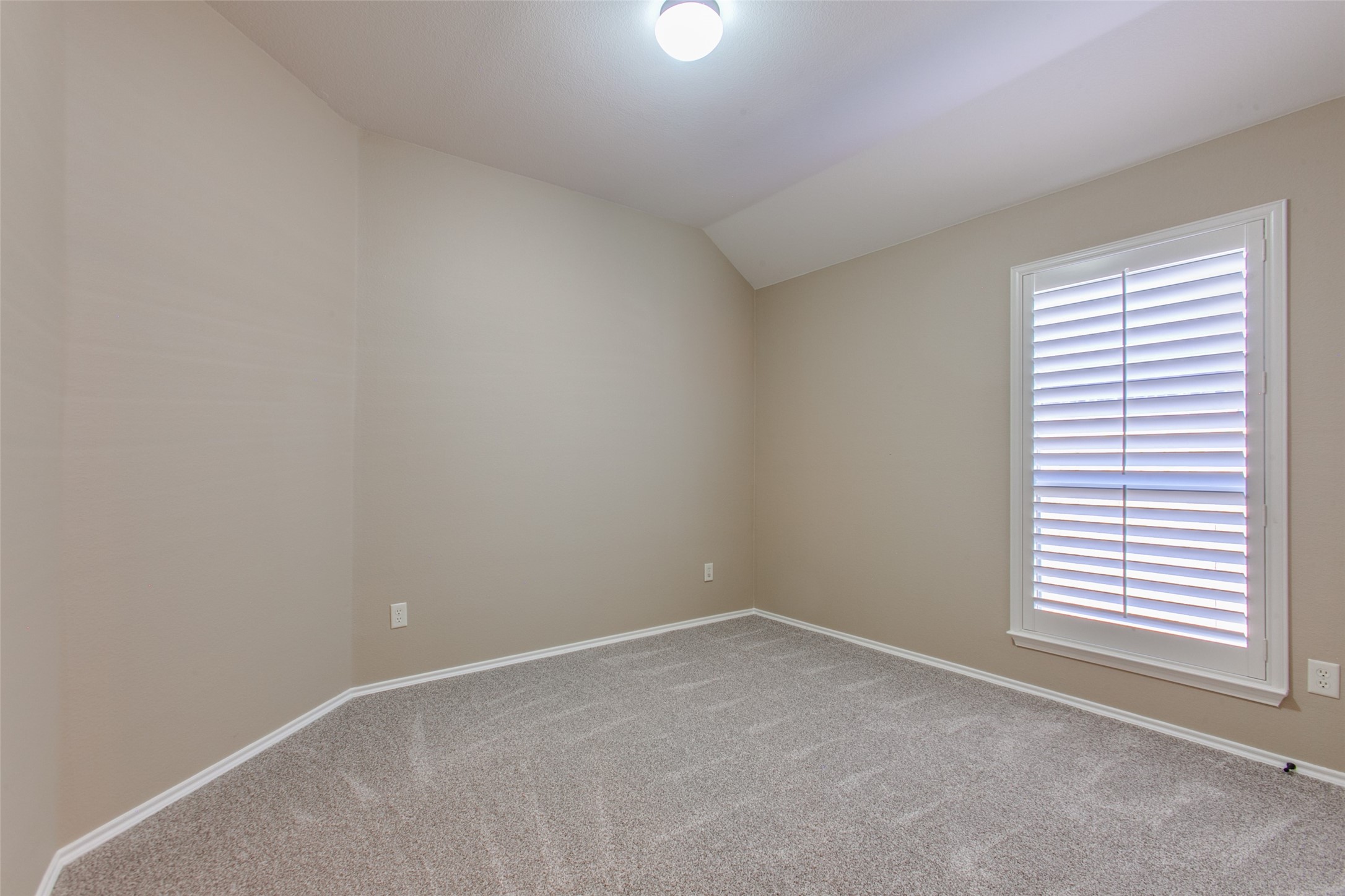 10121 Horseshoe Lane