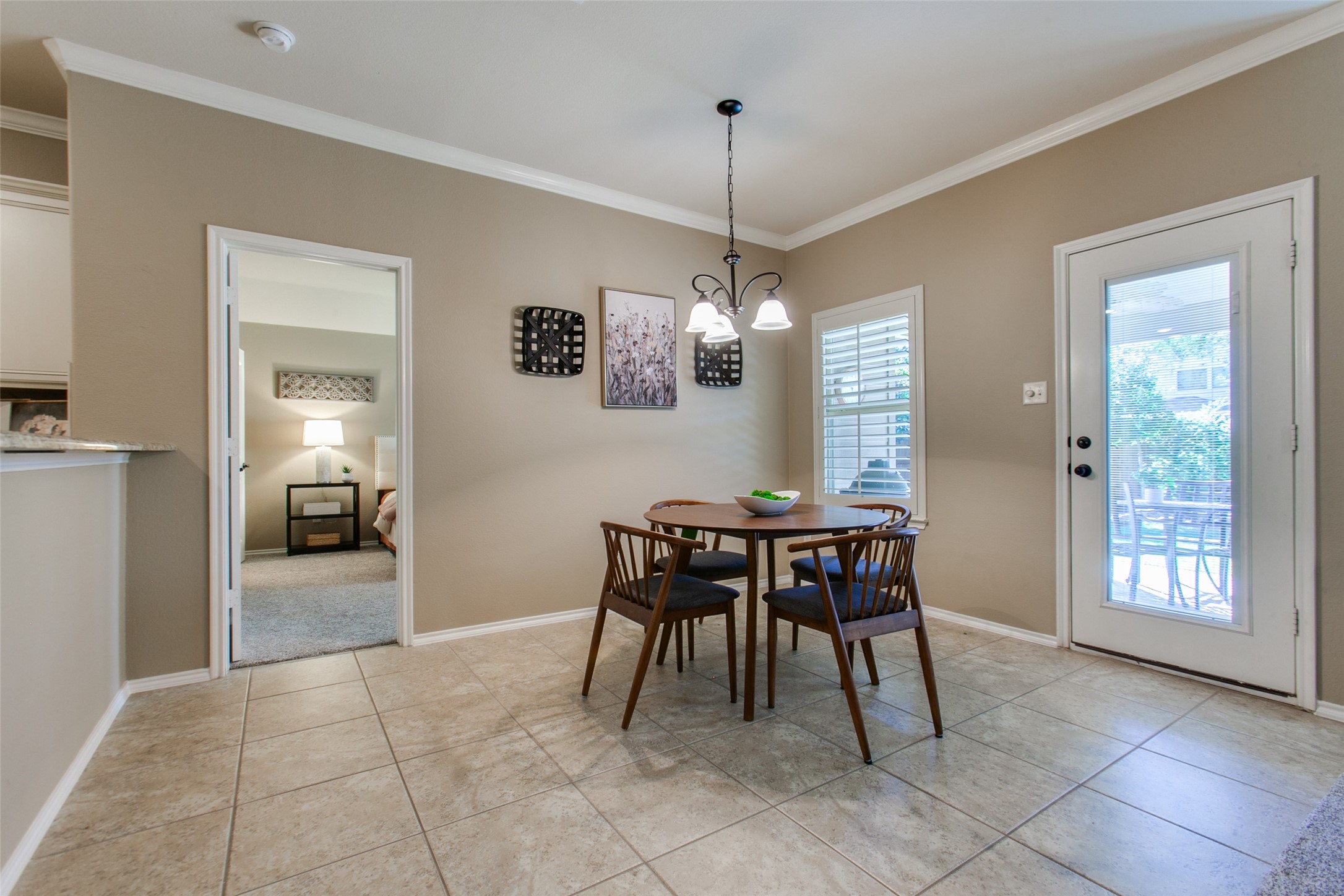 10121 Horseshoe Lane