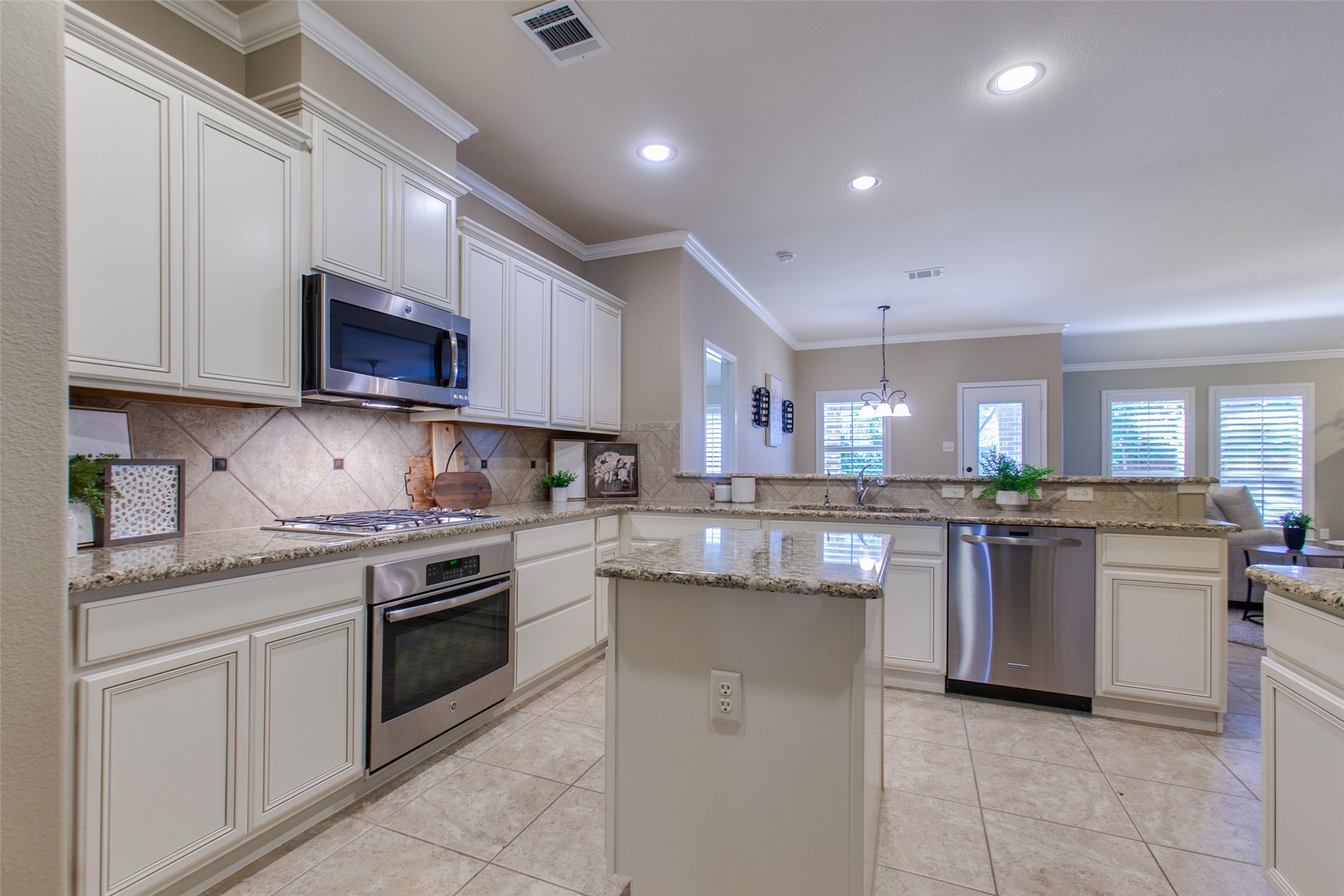 10121 Horseshoe Lane