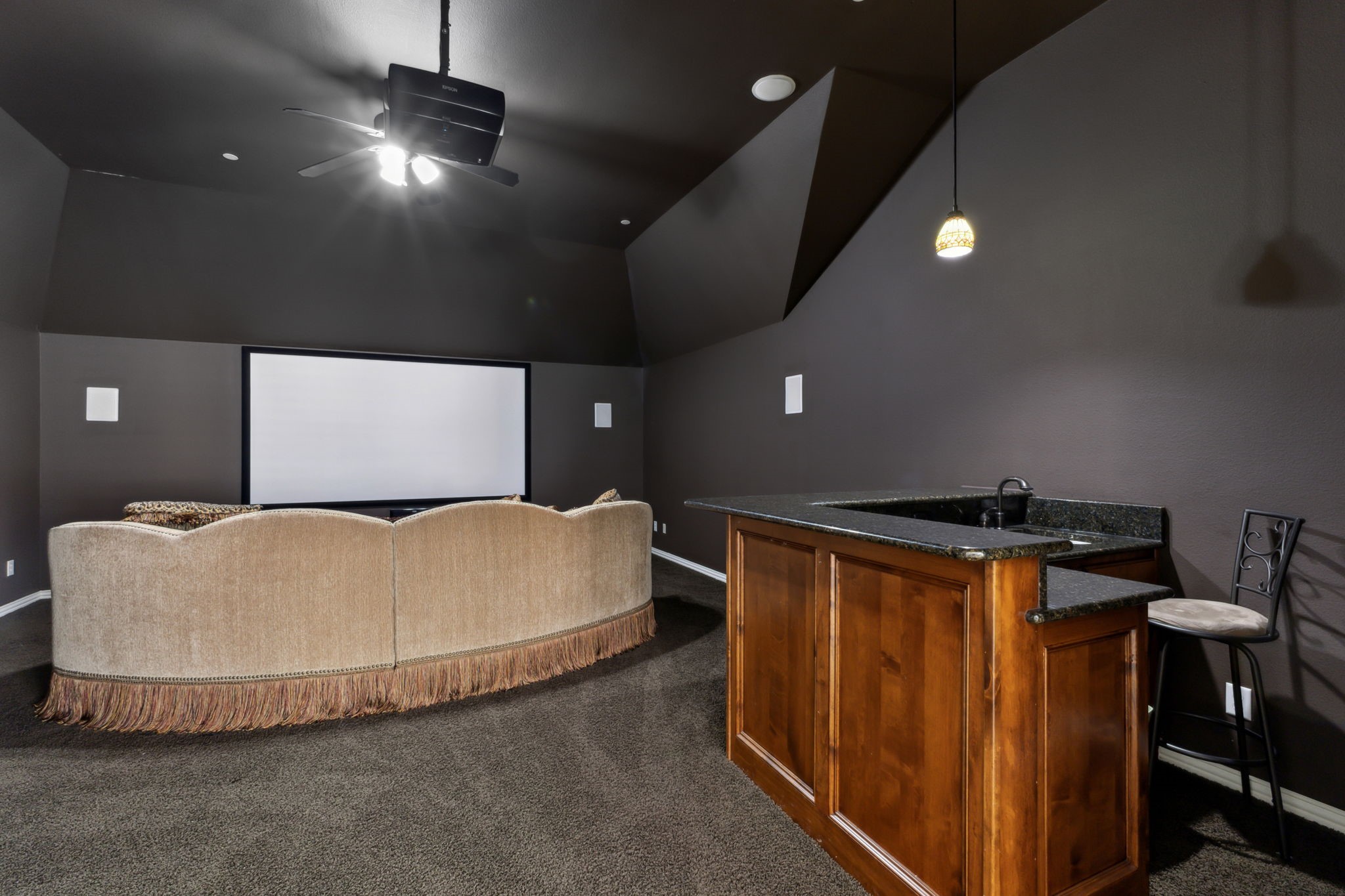 975 Southwick Lane