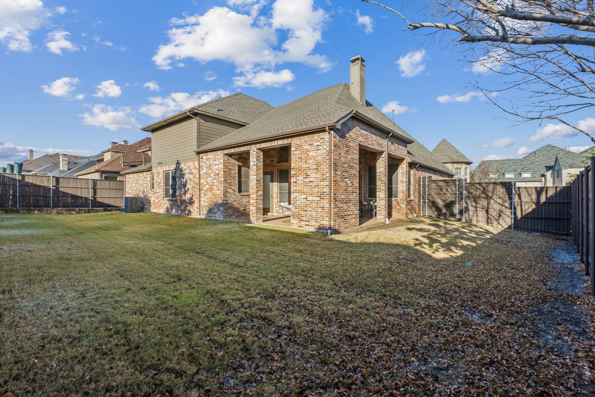 975 Southwick Lane
