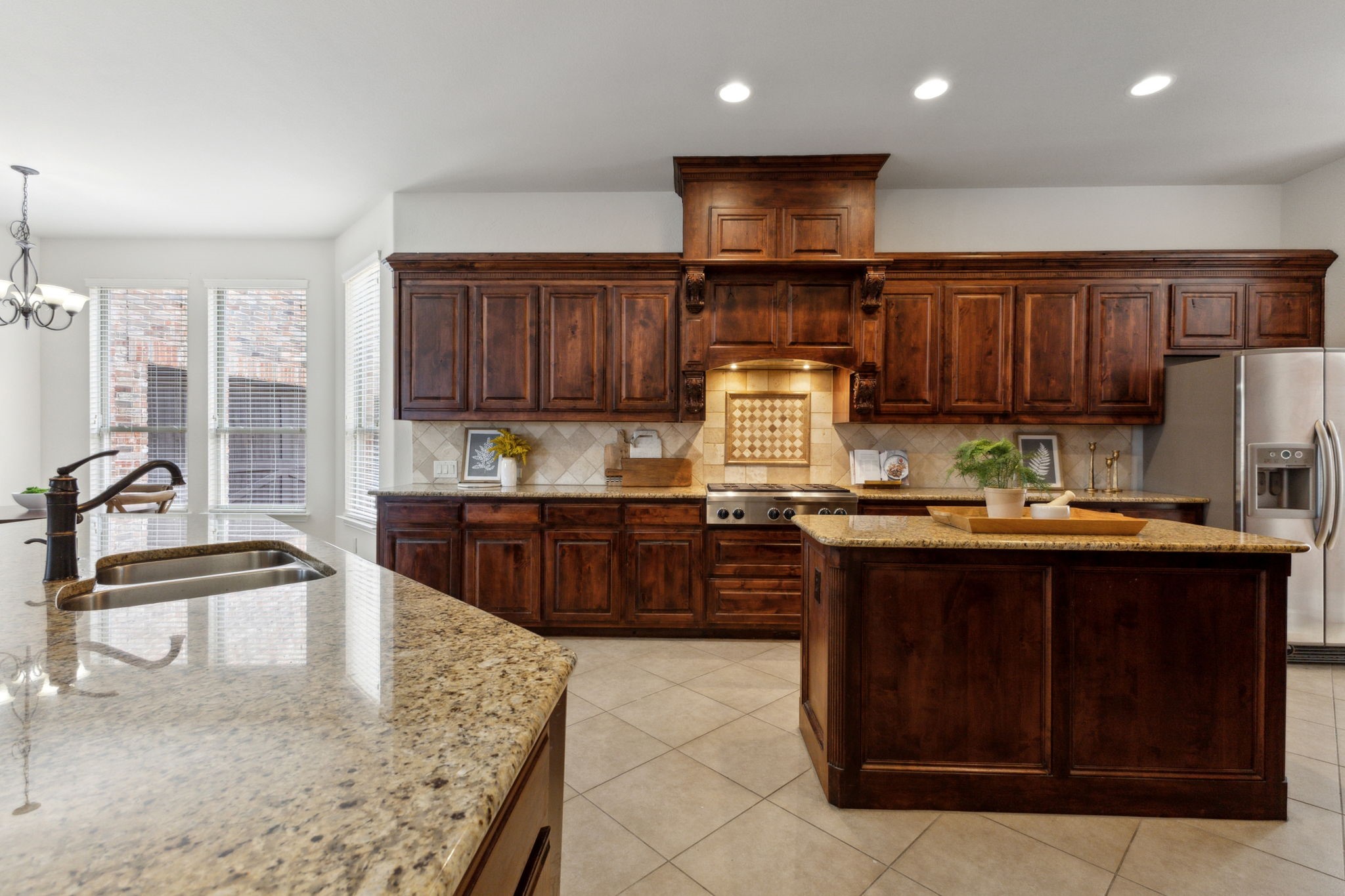 975 Southwick Lane