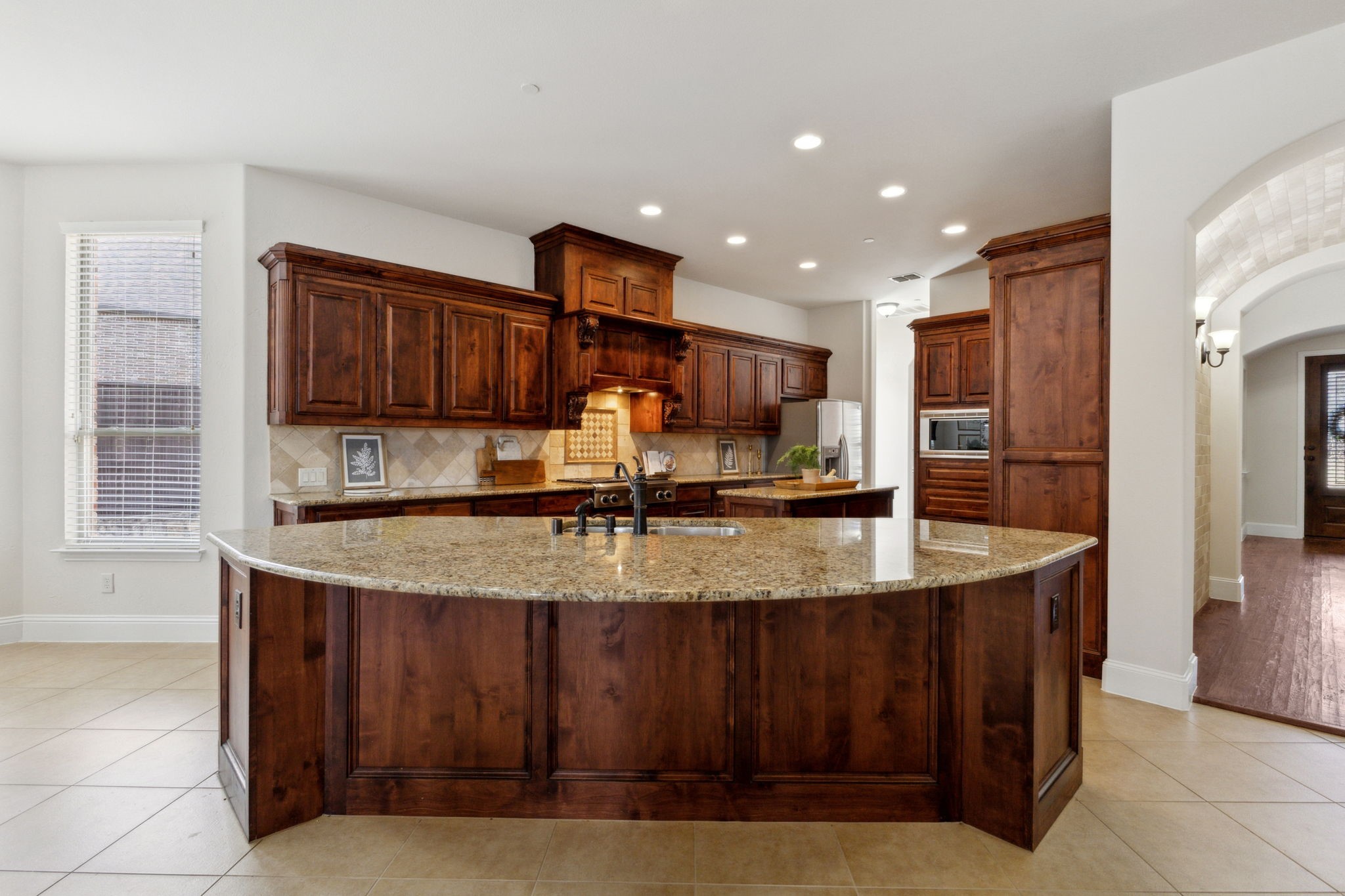 975 Southwick Lane