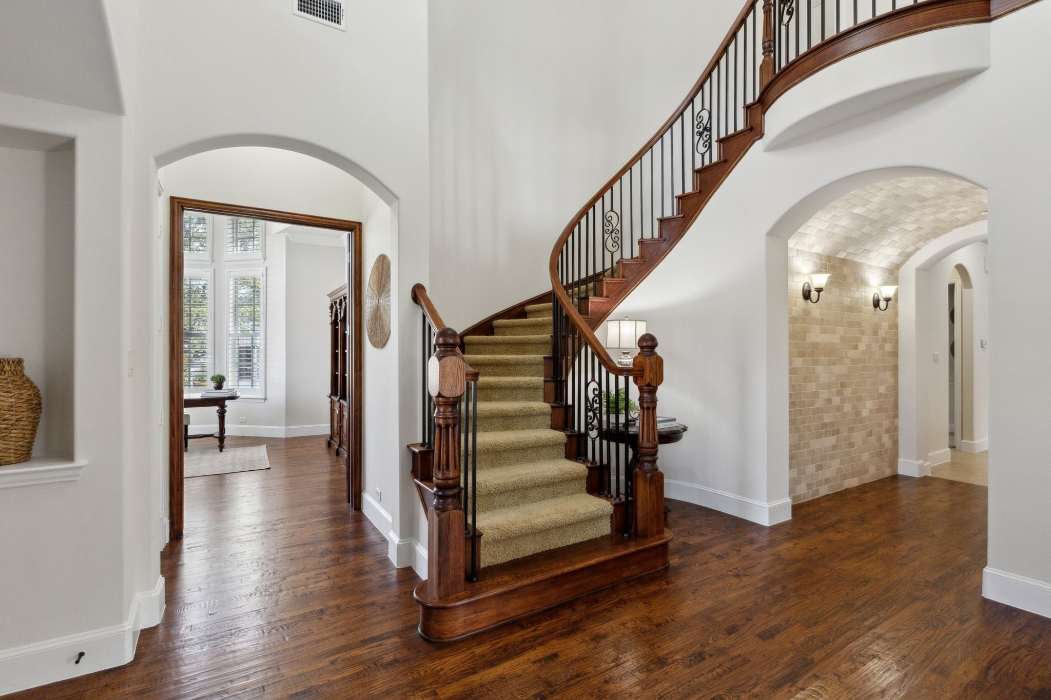 975 Southwick Lane