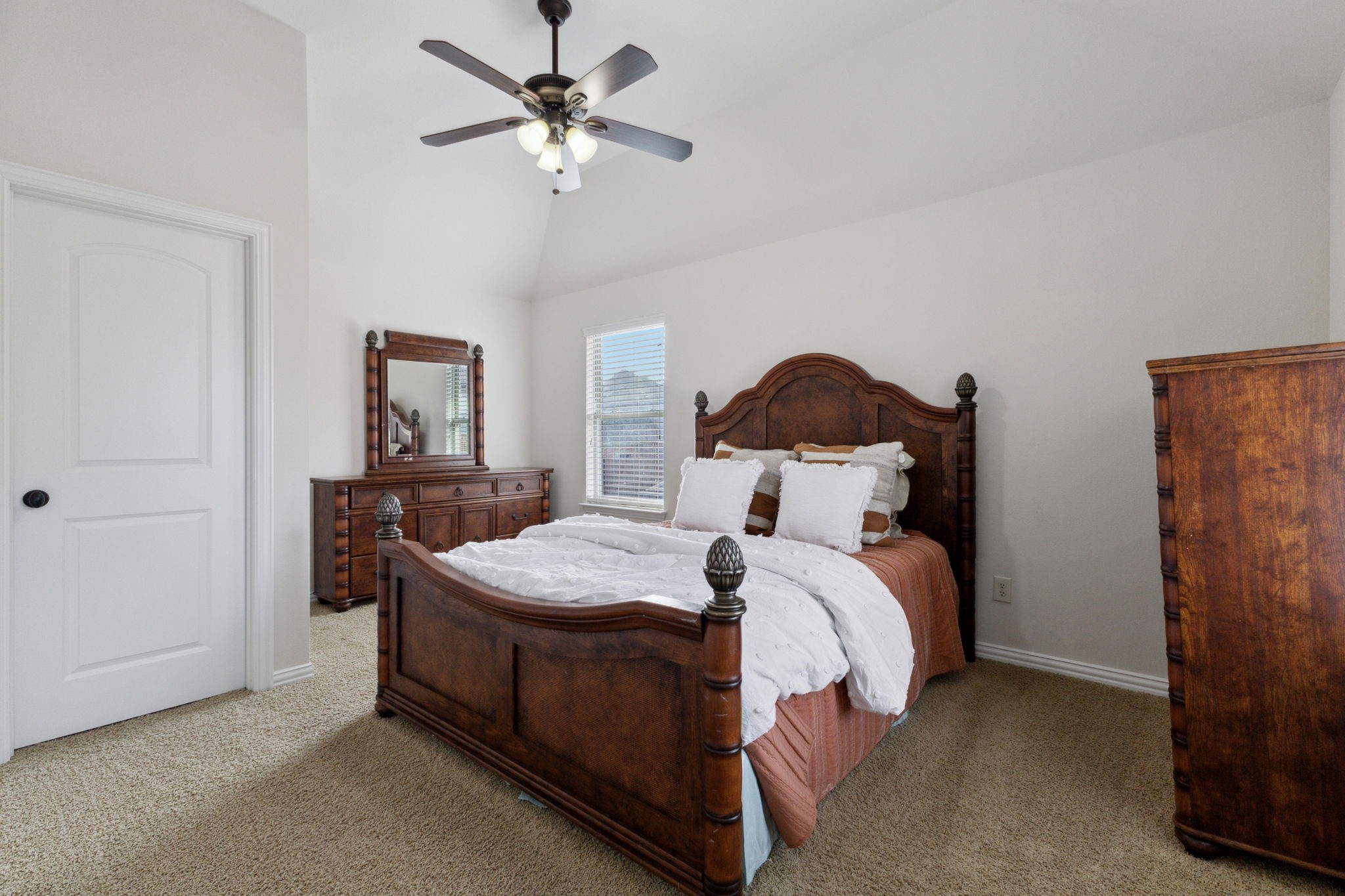 975 Southwick Lane