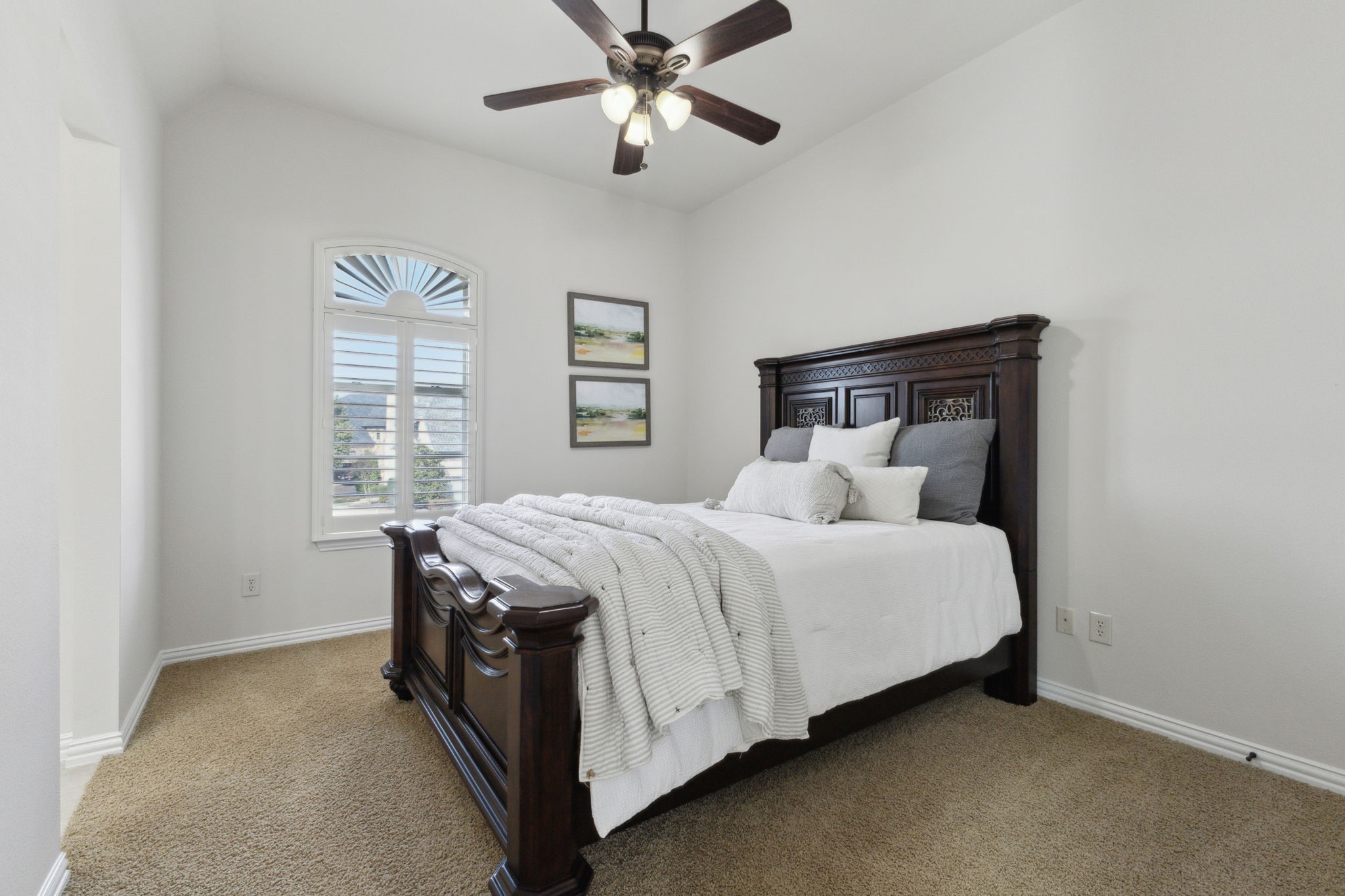 975 Southwick Lane