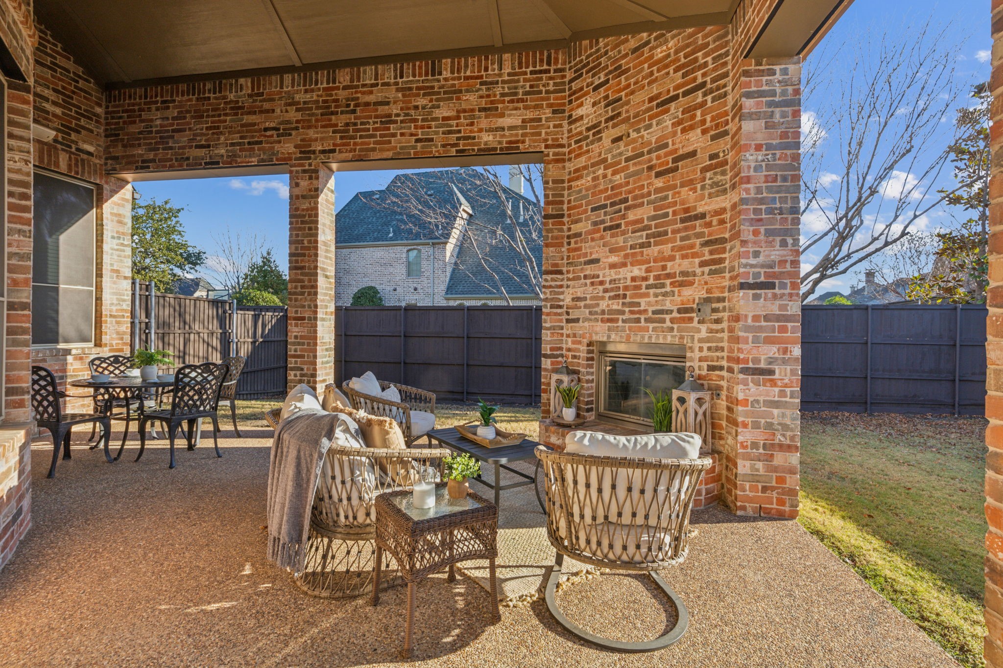975 Southwick Lane