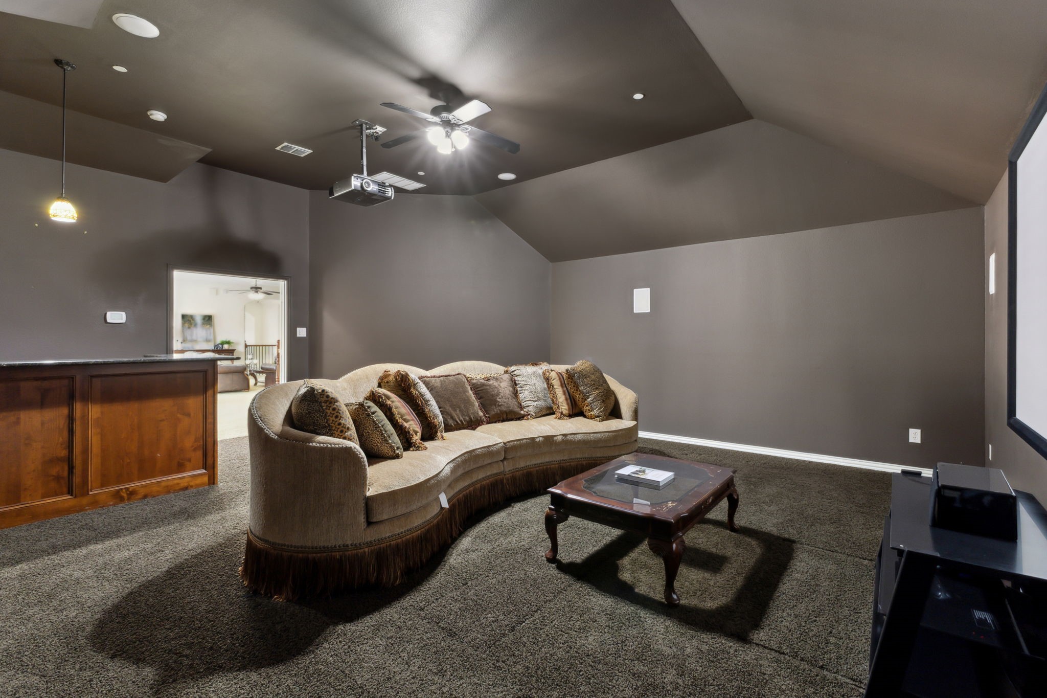 975 Southwick Lane