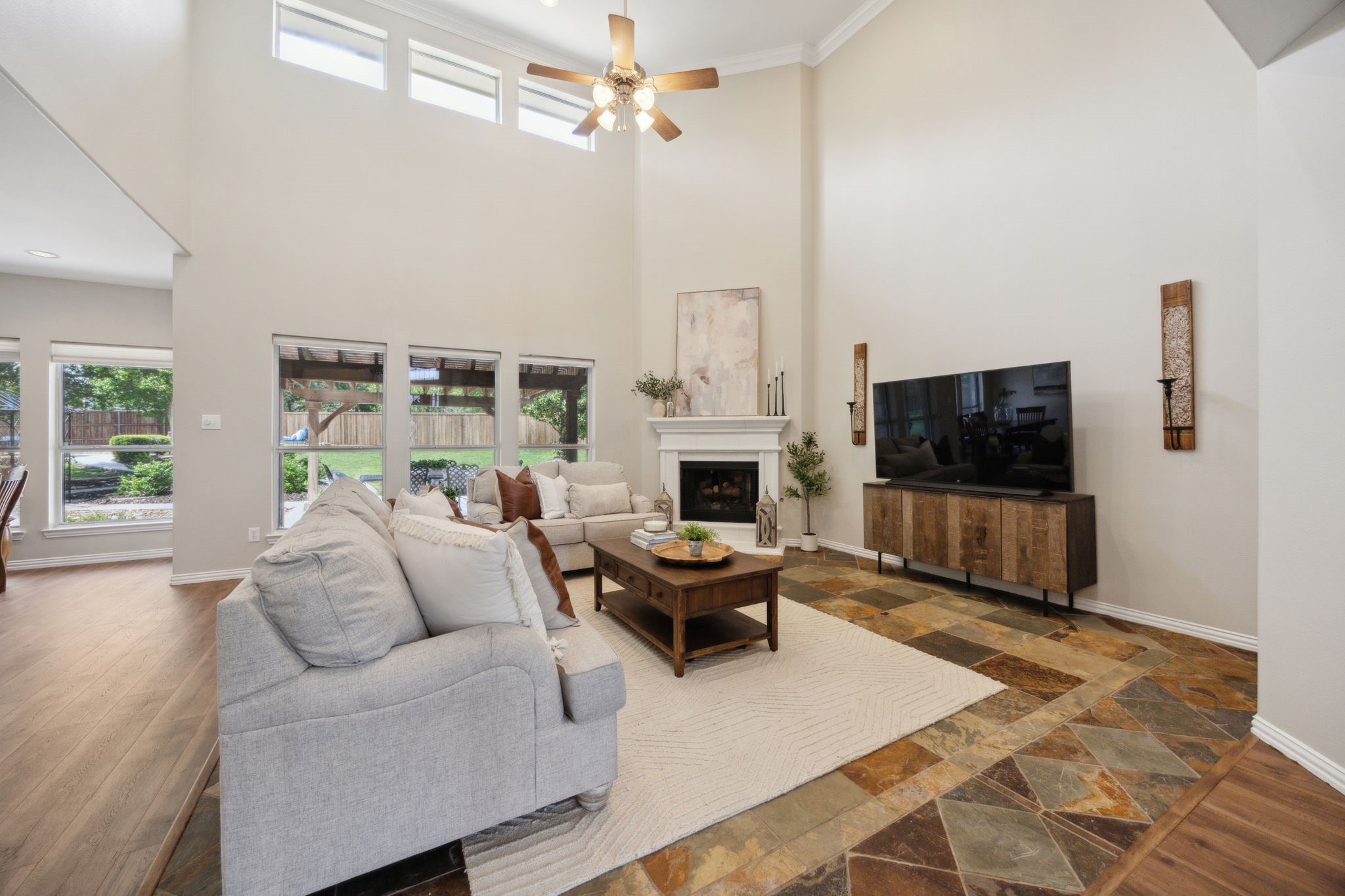 1616 Hastings Bluff