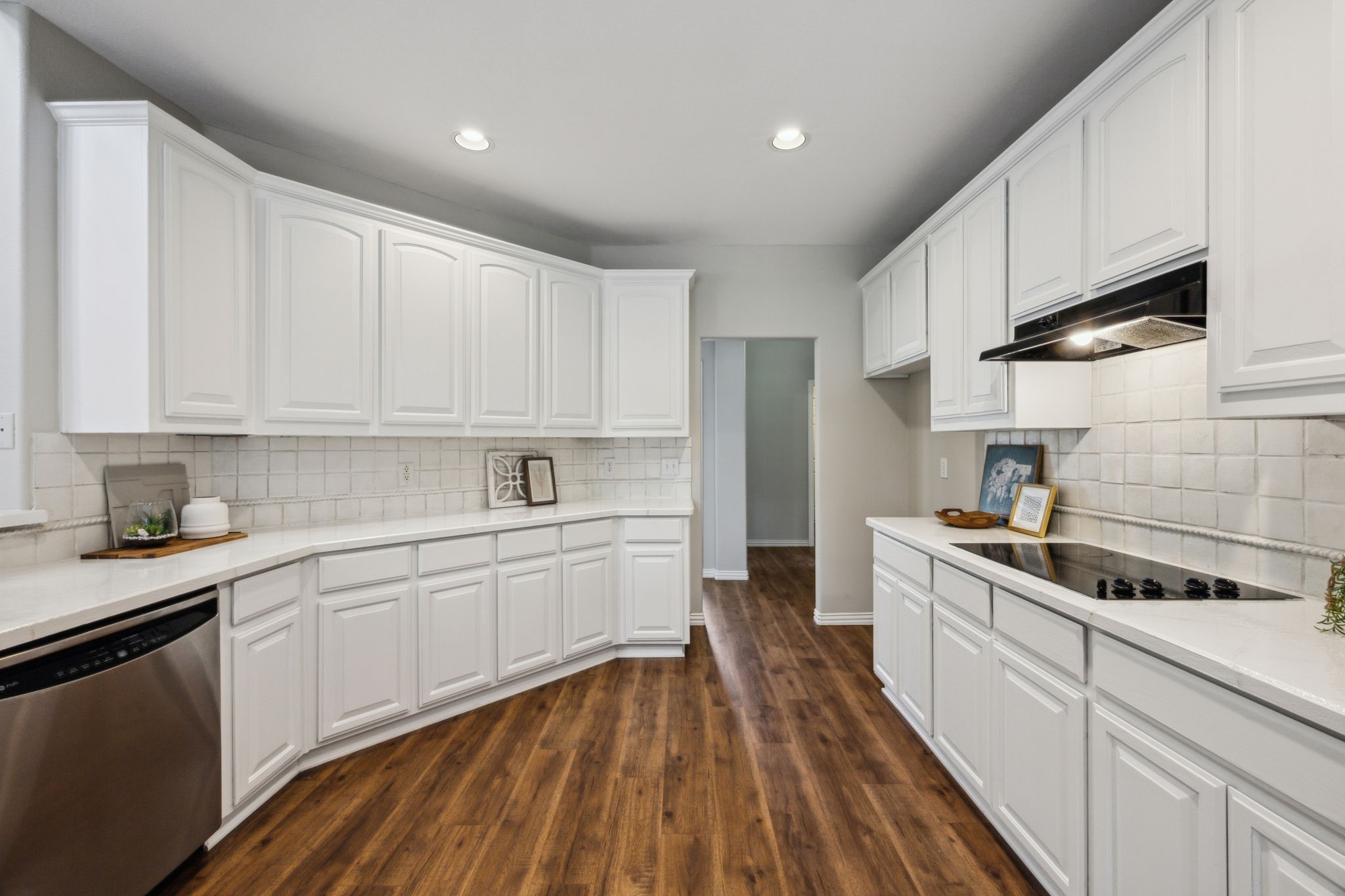1616 Hastings Bluff
