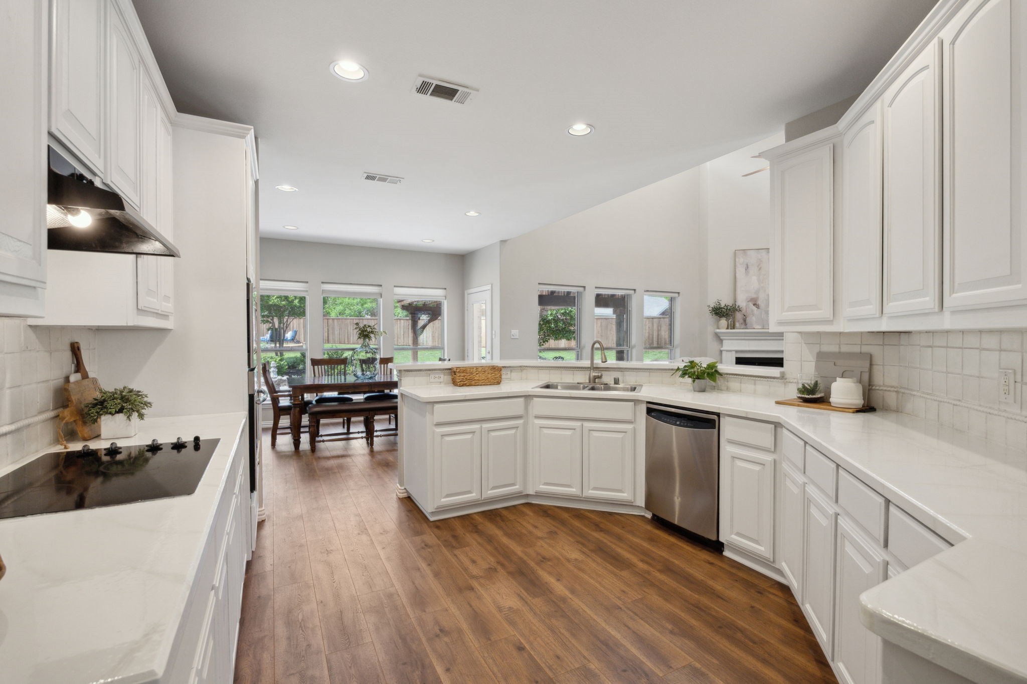 1616 Hastings Bluff