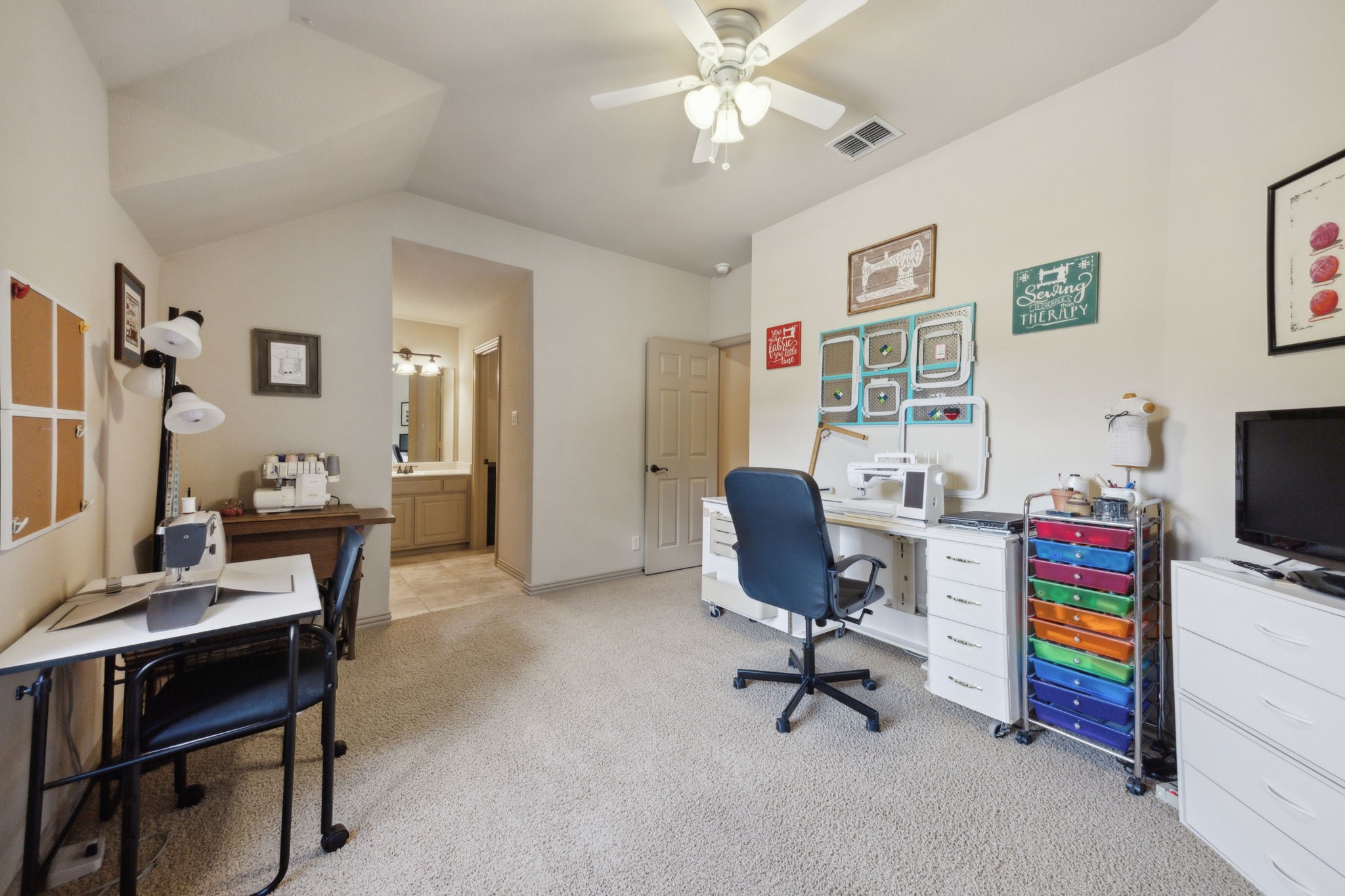 1041 Bandelier Drive