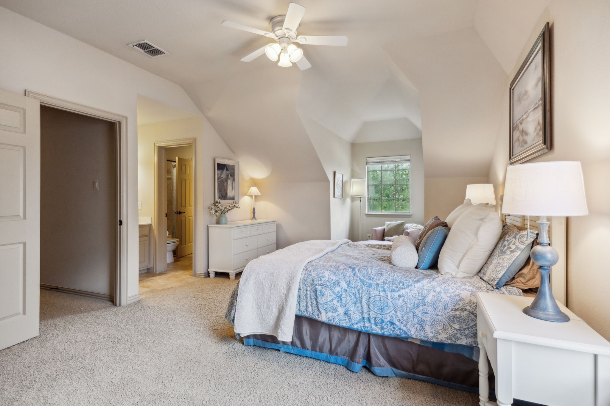 1041 Bandelier Drive