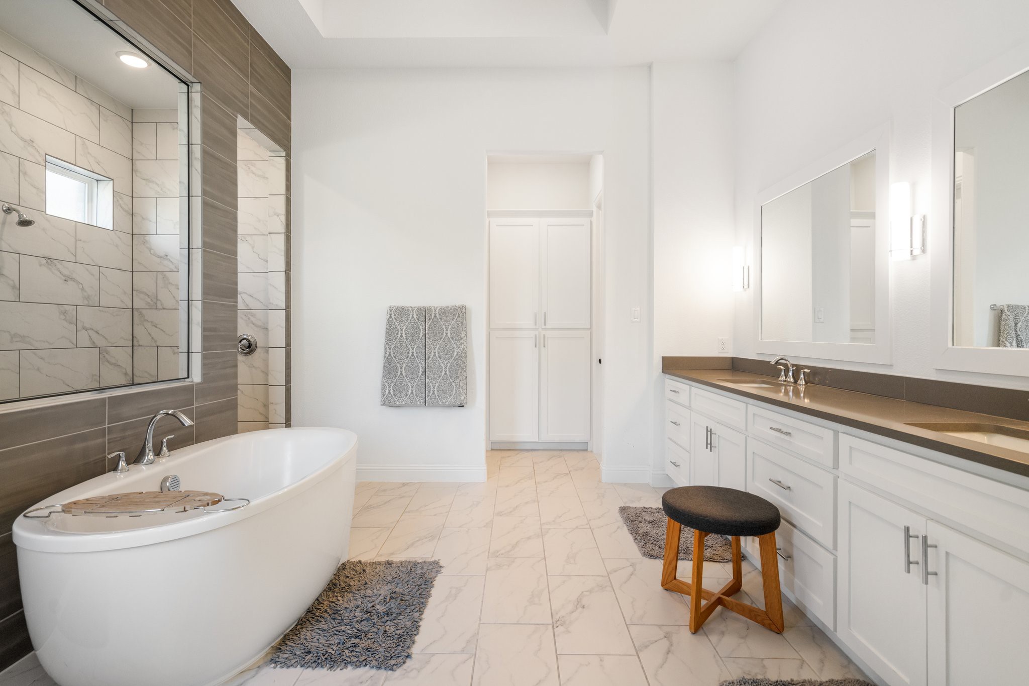 8609 Autumn Lake Trail