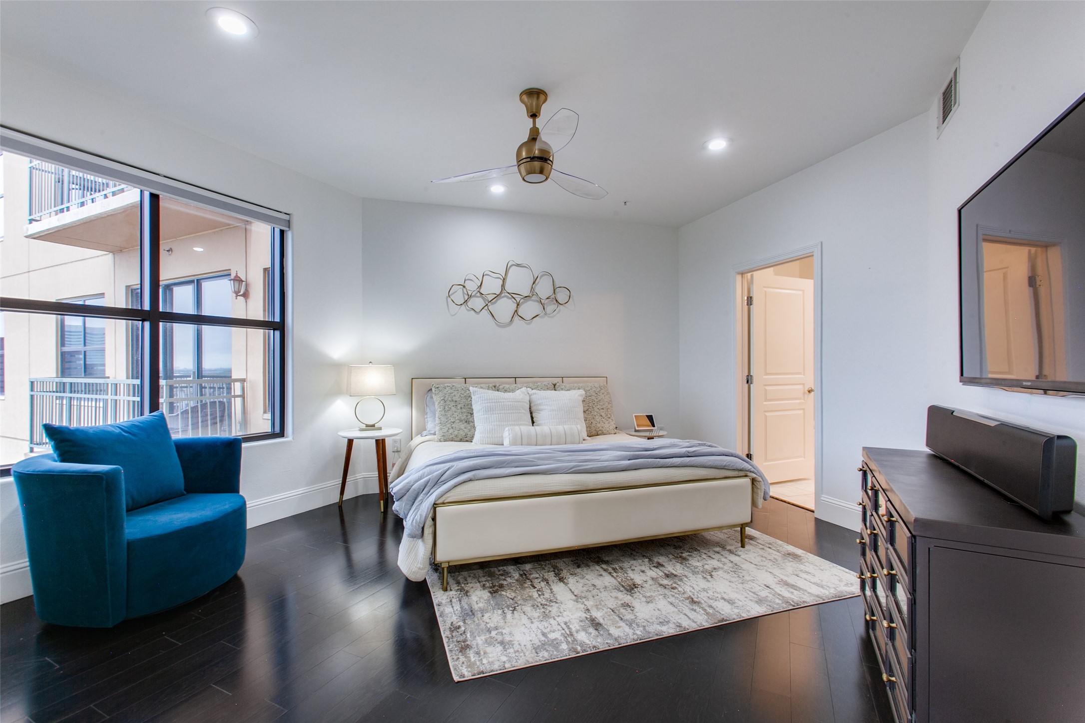 330 Las Colinas Boulevard E 1204