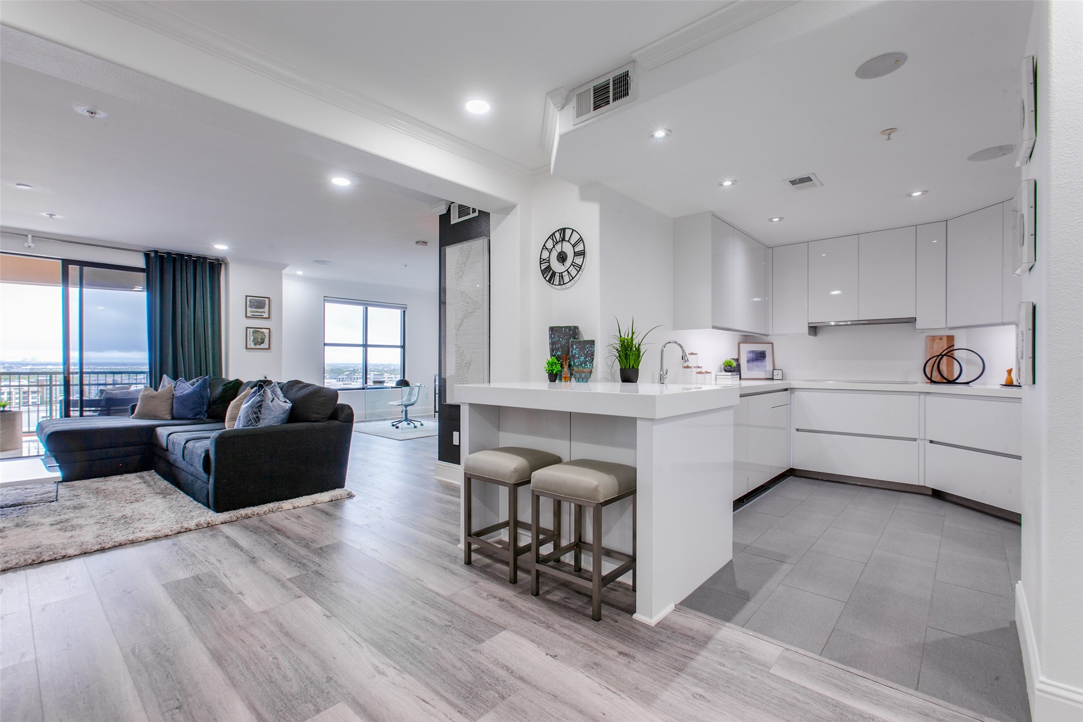 330 Las Colinas Boulevard E 1204