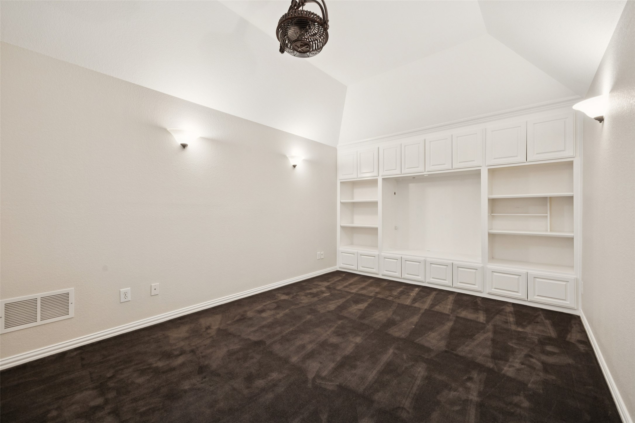4871 Voyager Drive