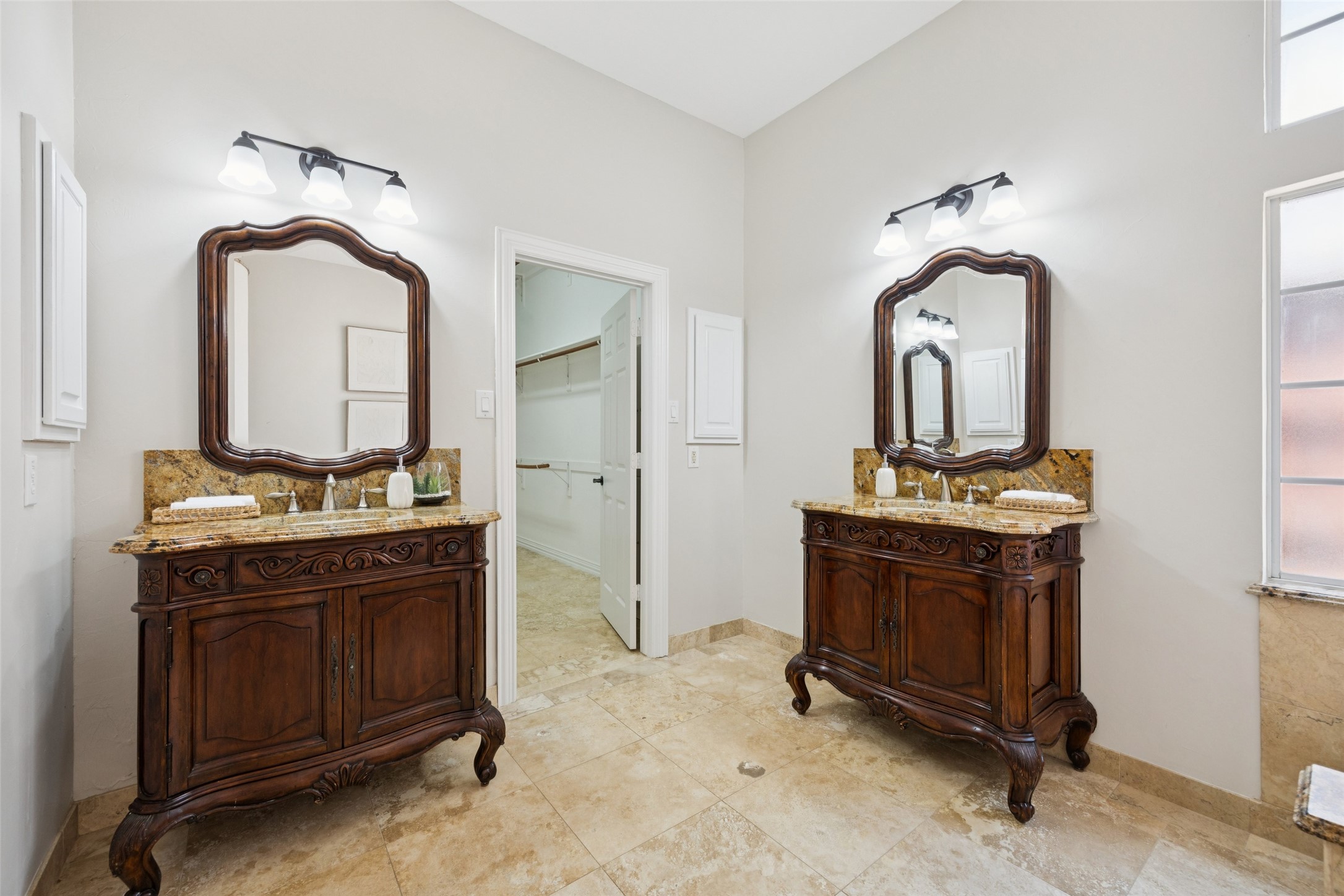 4871 Voyager Drive
