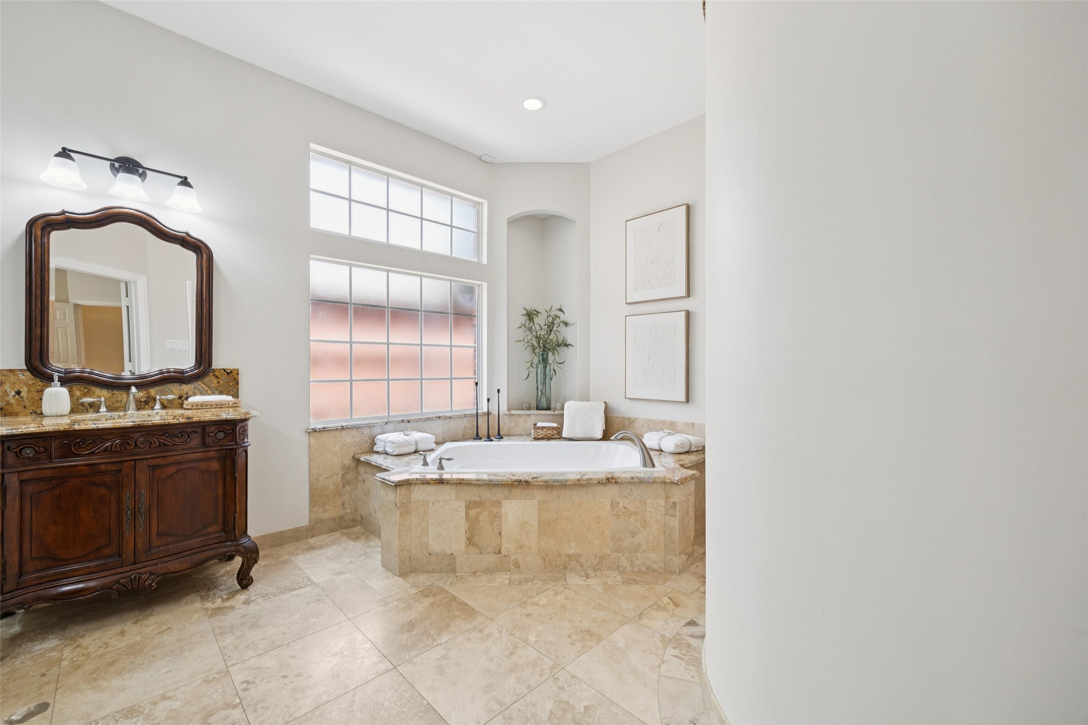 4871 Voyager Drive